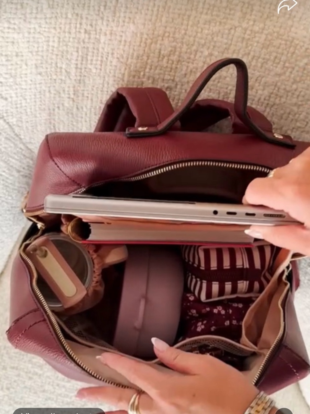 Poppy & Peonies Brand NWT Nomad Backpack in Berry. - Picture 3 of 10